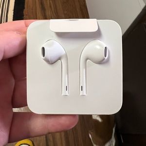 Never used apple corded headphones.